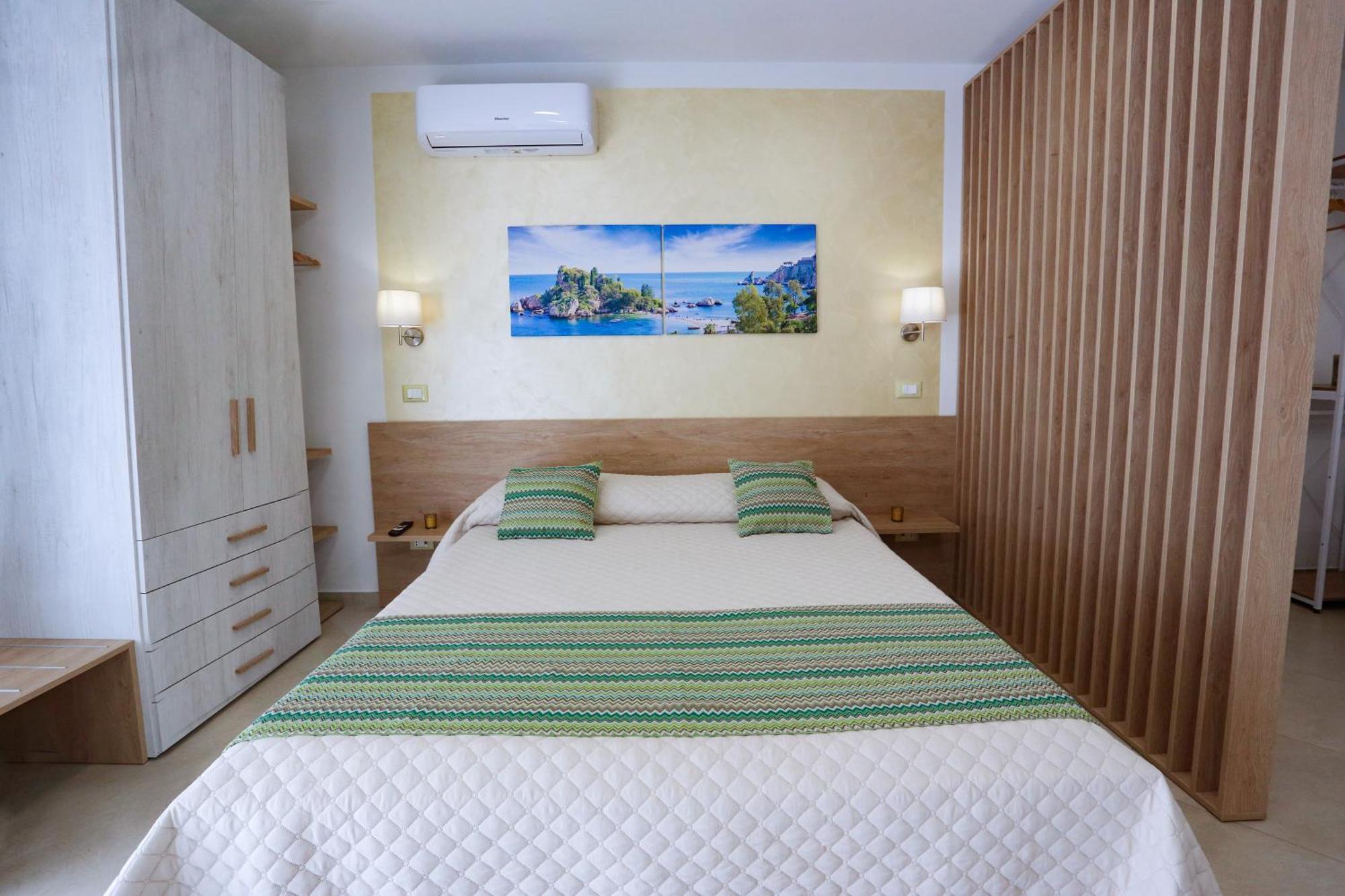 Theos Holidays Apartments Giardini-Naxos Exterior foto